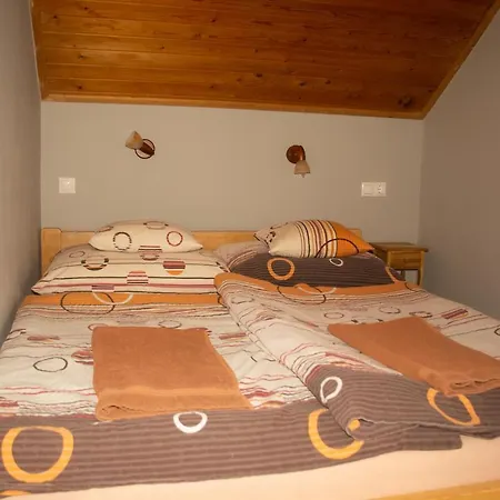 Hajnalka Apartmanhaz Apartment